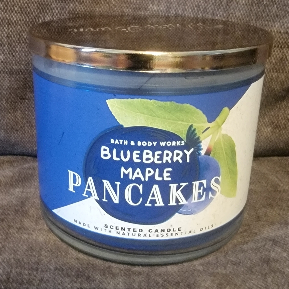 Bath & body works 3 wick candle